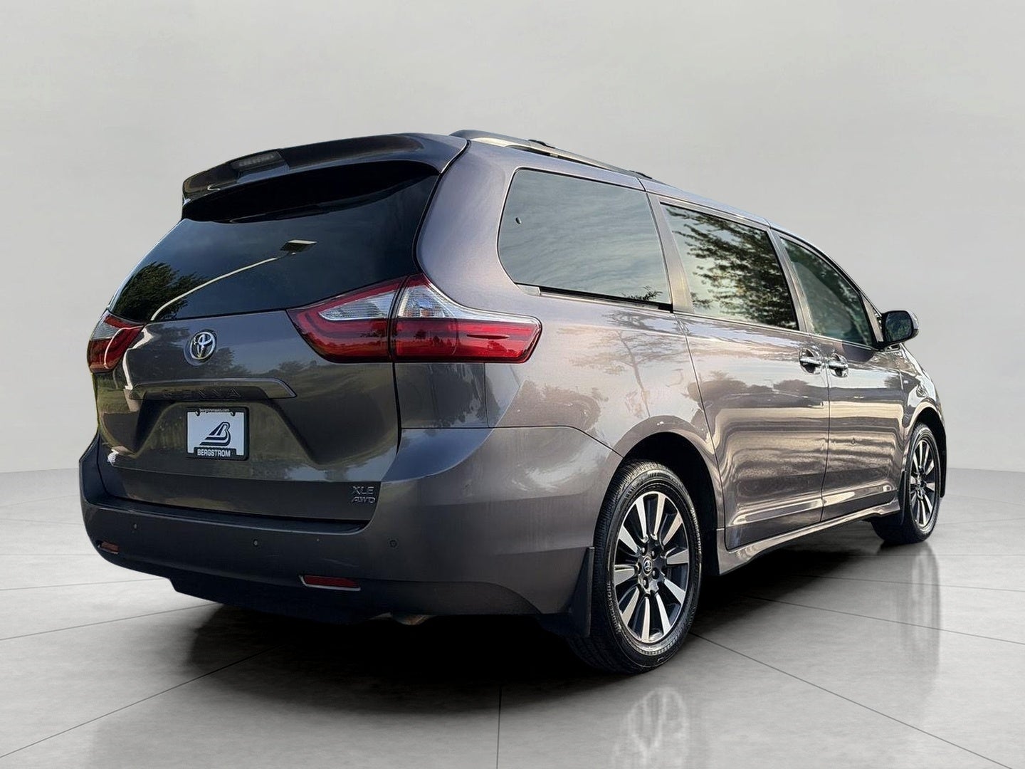 2019 Toyota Sienna XLE AWD 7-Passenger