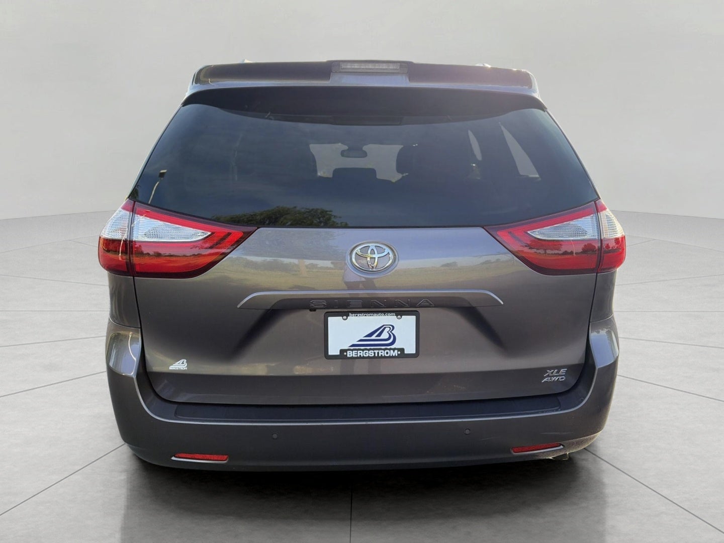 2019 Toyota Sienna XLE AWD 7-Passenger