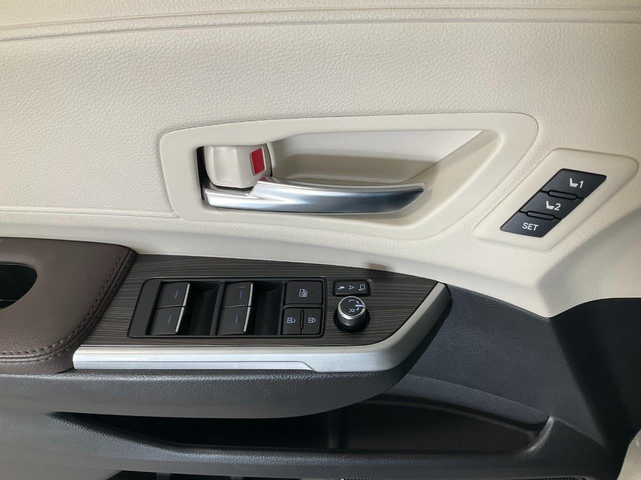 2024 Toyota Sienna Platinum AWD 7-Passenger