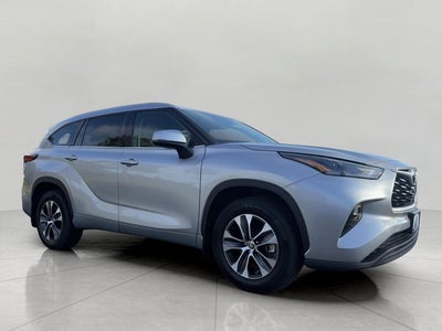 2022 Toyota Highlander XLE AWD