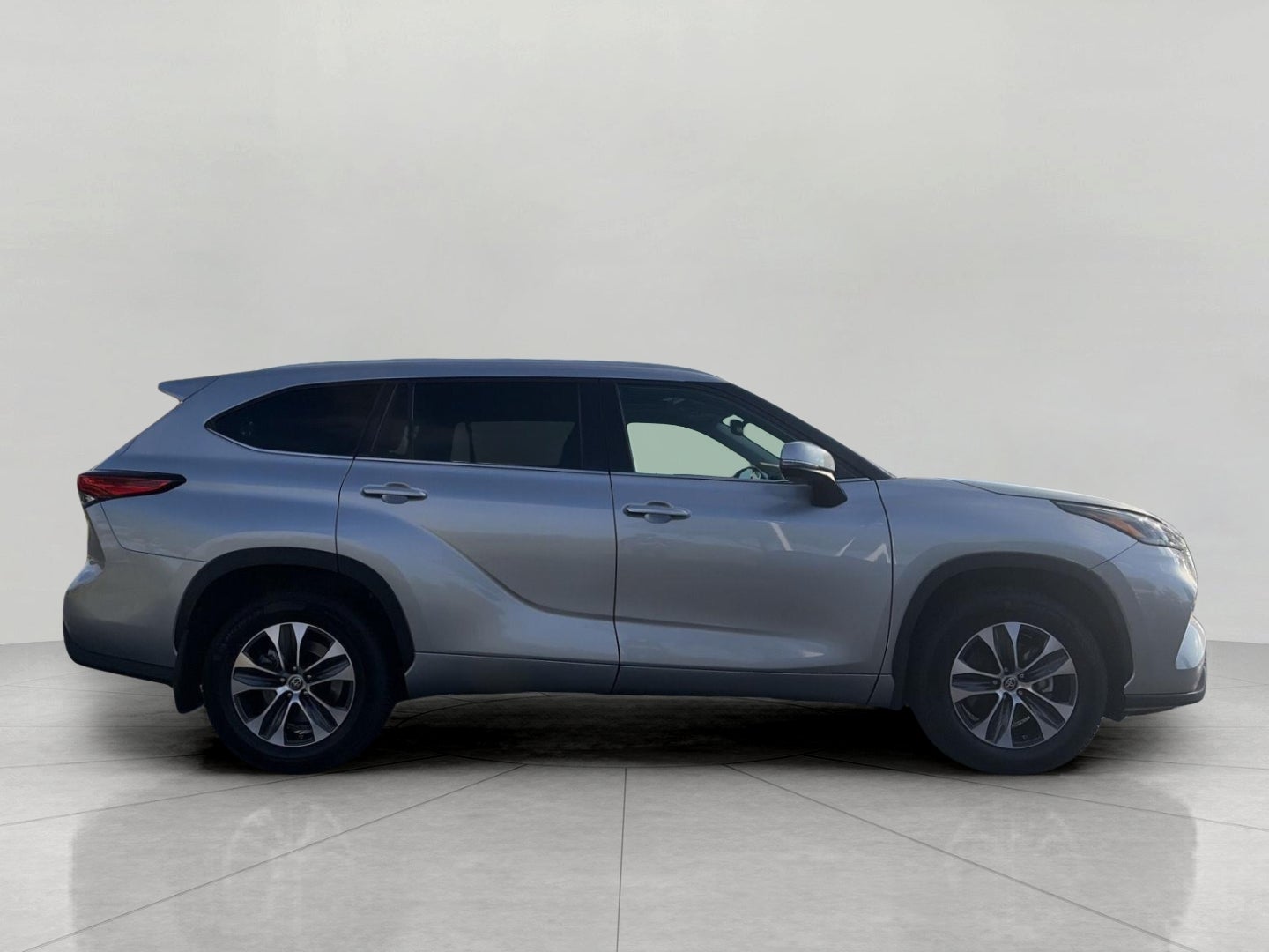 2022 Toyota Highlander XLE AWD
