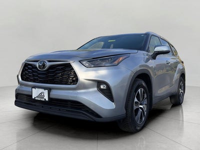 2022 Toyota Highlander XLE AWD