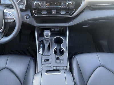 2022 Toyota Highlander XLE AWD