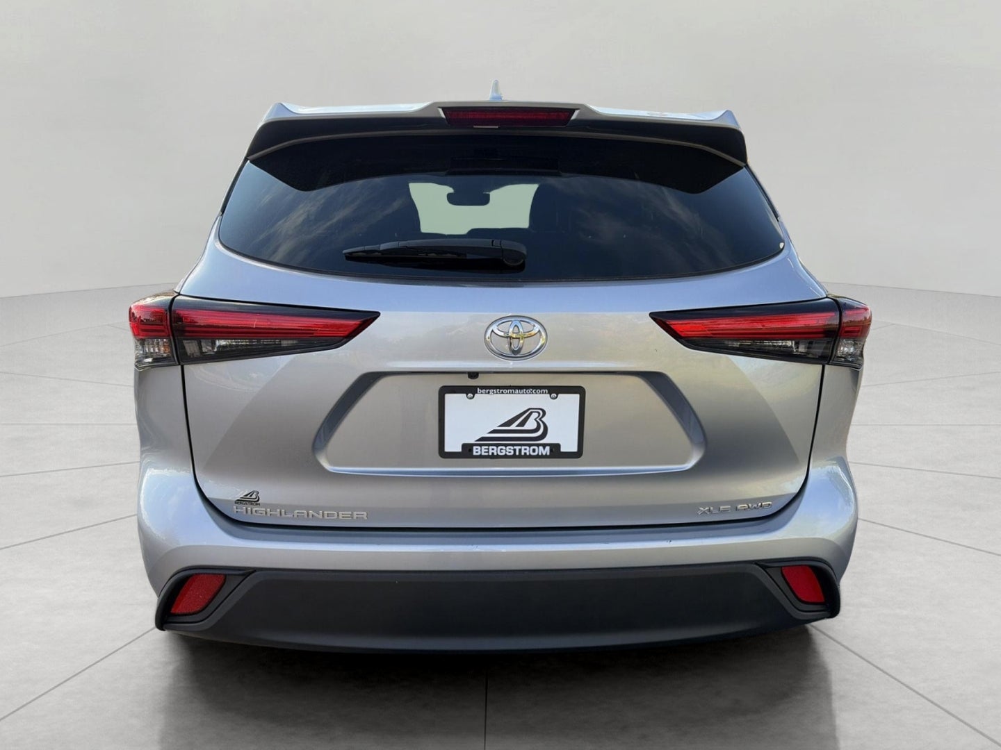 2022 Toyota Highlander XLE AWD