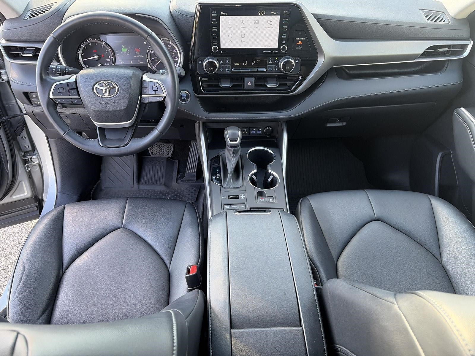 2022 Toyota Highlander XLE AWD
