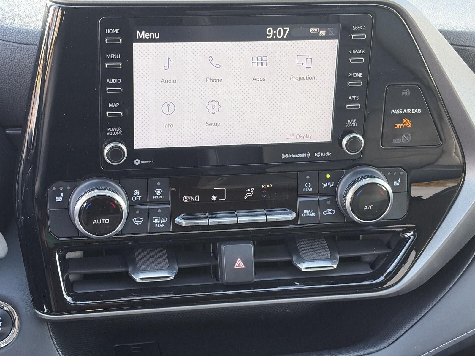 2022 Toyota Highlander XLE AWD