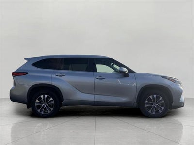 2022 Toyota Highlander XLE AWD