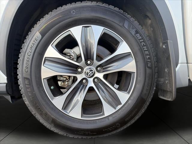 2022 Toyota Highlander XLE AWD