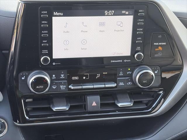 2022 Toyota Highlander XLE AWD