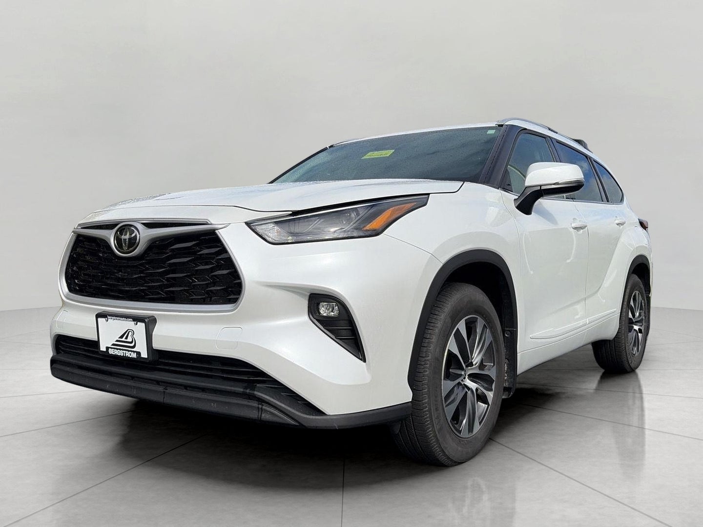 2022 Toyota Highlander XLE AWD