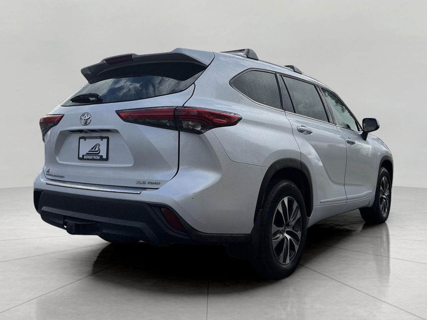 2022 Toyota Highlander XLE AWD