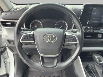 2022 Toyota Highlander XLE AWD