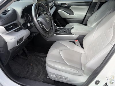 2022 Toyota Highlander XLE AWD