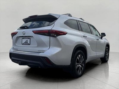 2022 Toyota Highlander XLE AWD