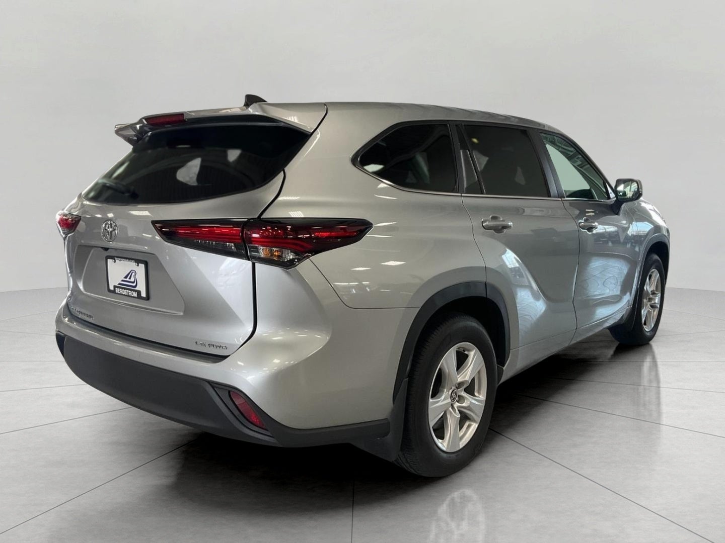 2024 Toyota Highlander LE AWD