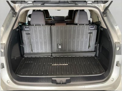 2024 Toyota Highlander LE AWD