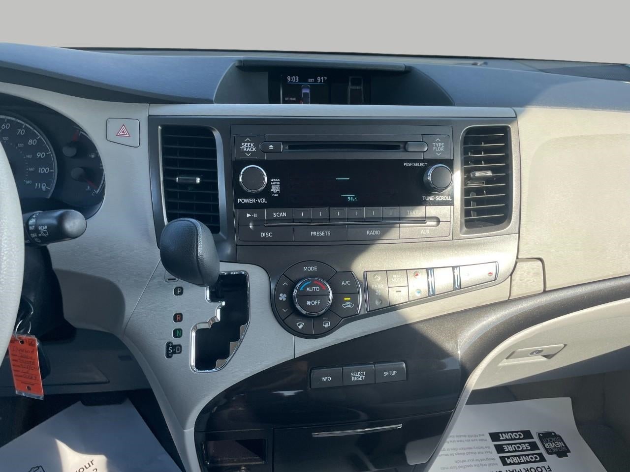 2014 Toyota Sienna 5dr 7-Pass Van V6 LE AAS FWD
