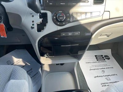 2014 Toyota Sienna 5dr 7-Pass Van V6 LE AAS FWD
