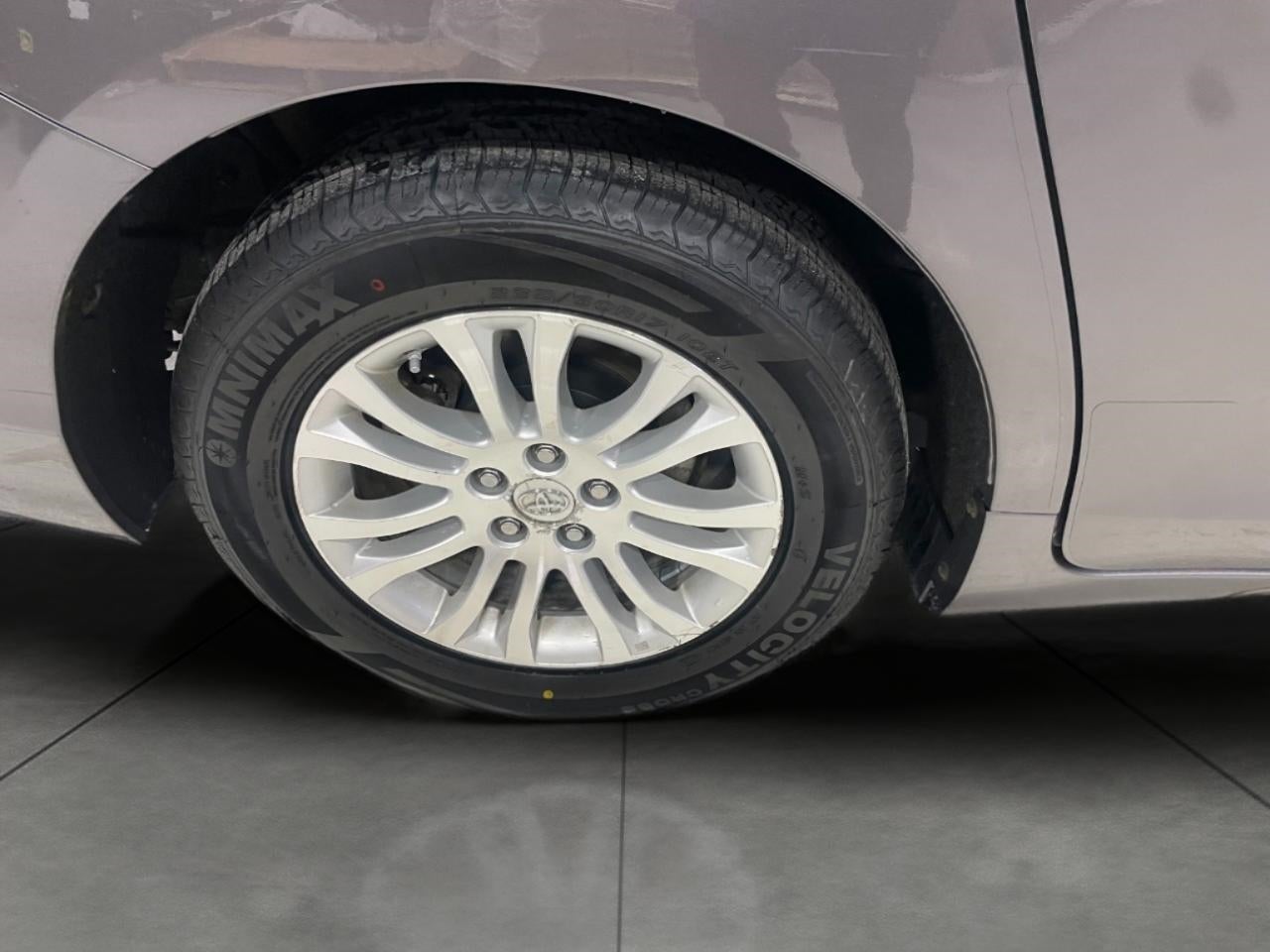 2014 Toyota SIENNA PASSENGER VAN