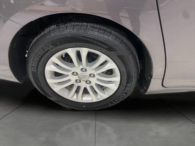 2014 Toyota SIENNA PASSENGER VAN