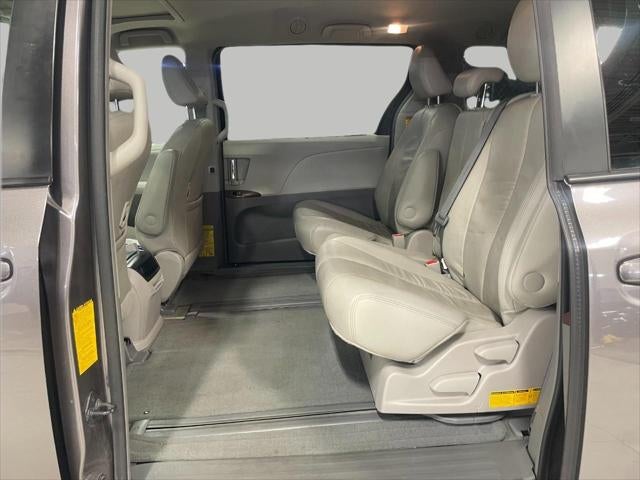 2014 Toyota SIENNA PASSENGER VAN