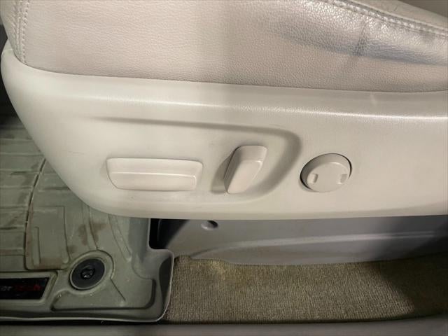 2014 Toyota SIENNA PASSENGER VAN