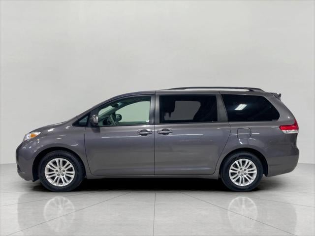 2014 Toyota SIENNA PASSENGER VAN