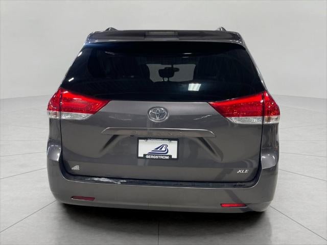 2014 Toyota SIENNA PASSENGER VAN