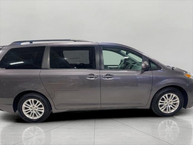 2014 Toyota SIENNA PASSENGER VAN