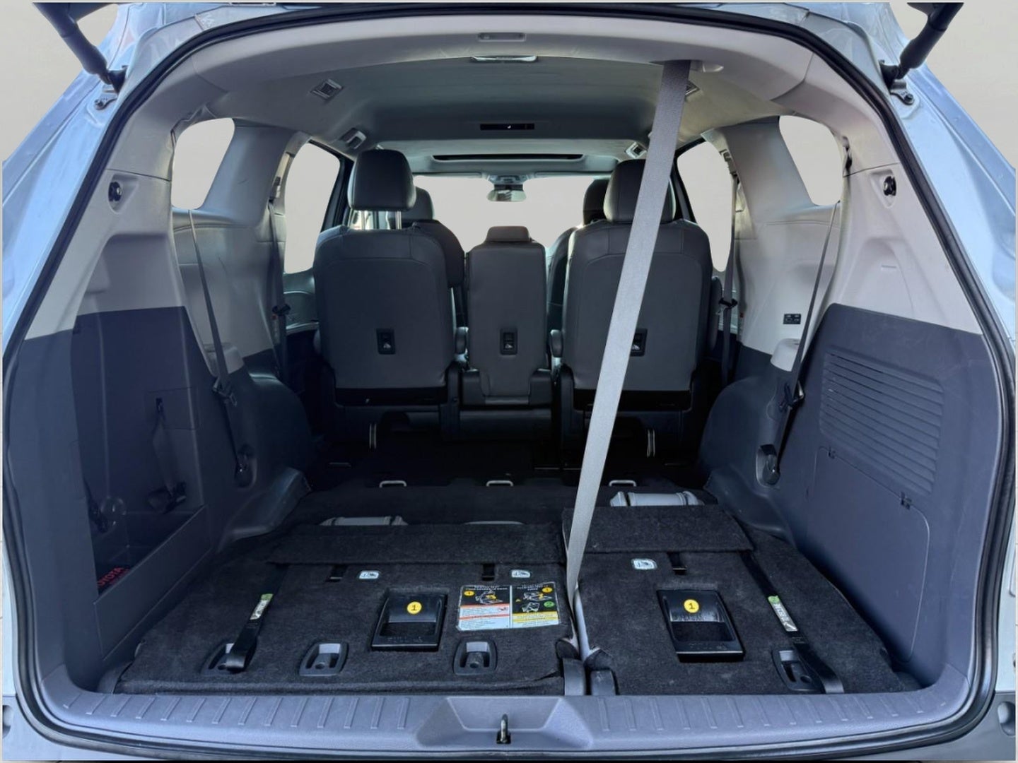 2024 Toyota SIENNA PASSENGER VAN
