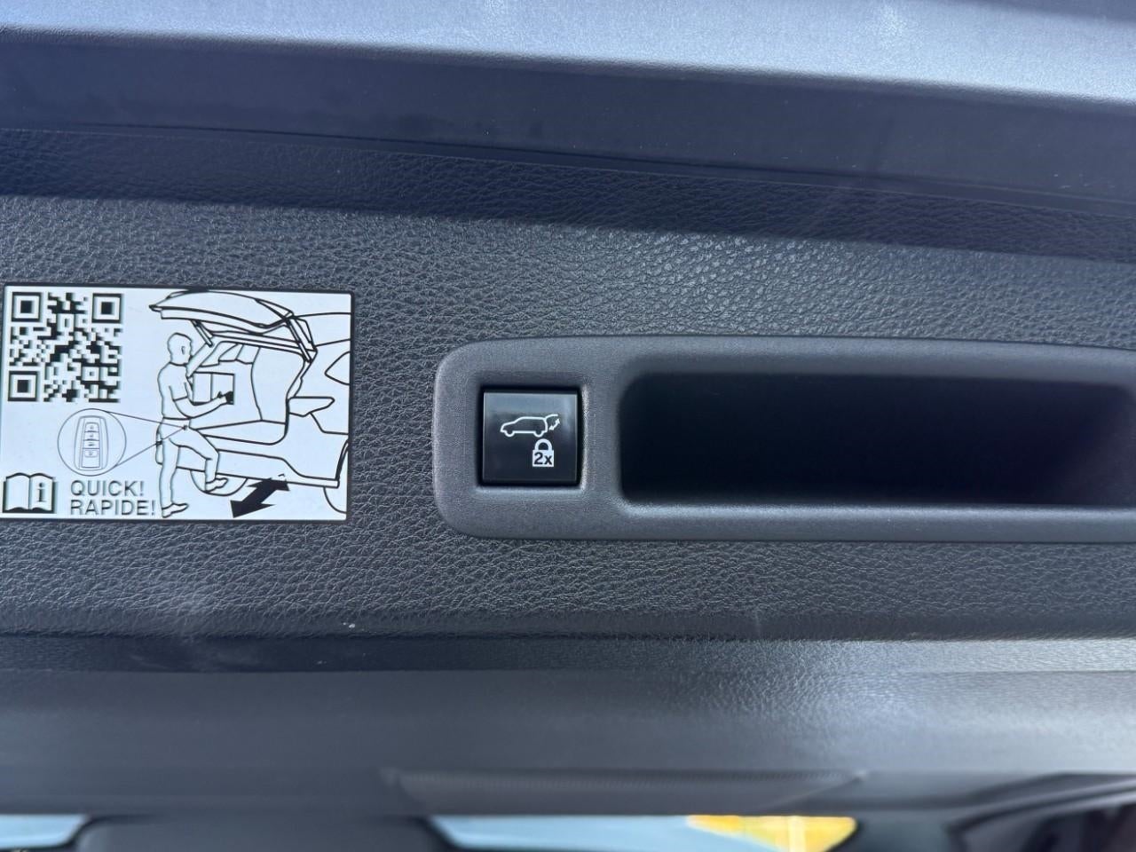 2024 Toyota SIENNA PASSENGER VAN