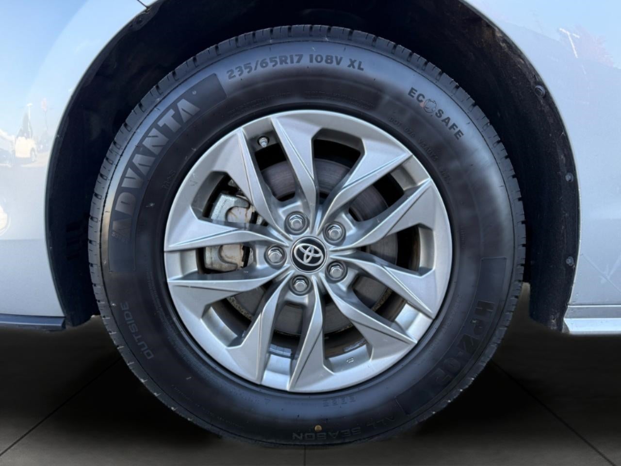 2024 Toyota SIENNA PASSENGER VAN