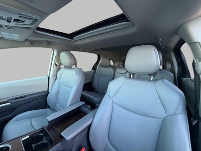 2024 Toyota SIENNA PASSENGER VAN