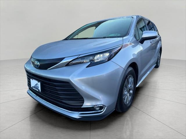 2024 Toyota SIENNA PASSENGER VAN