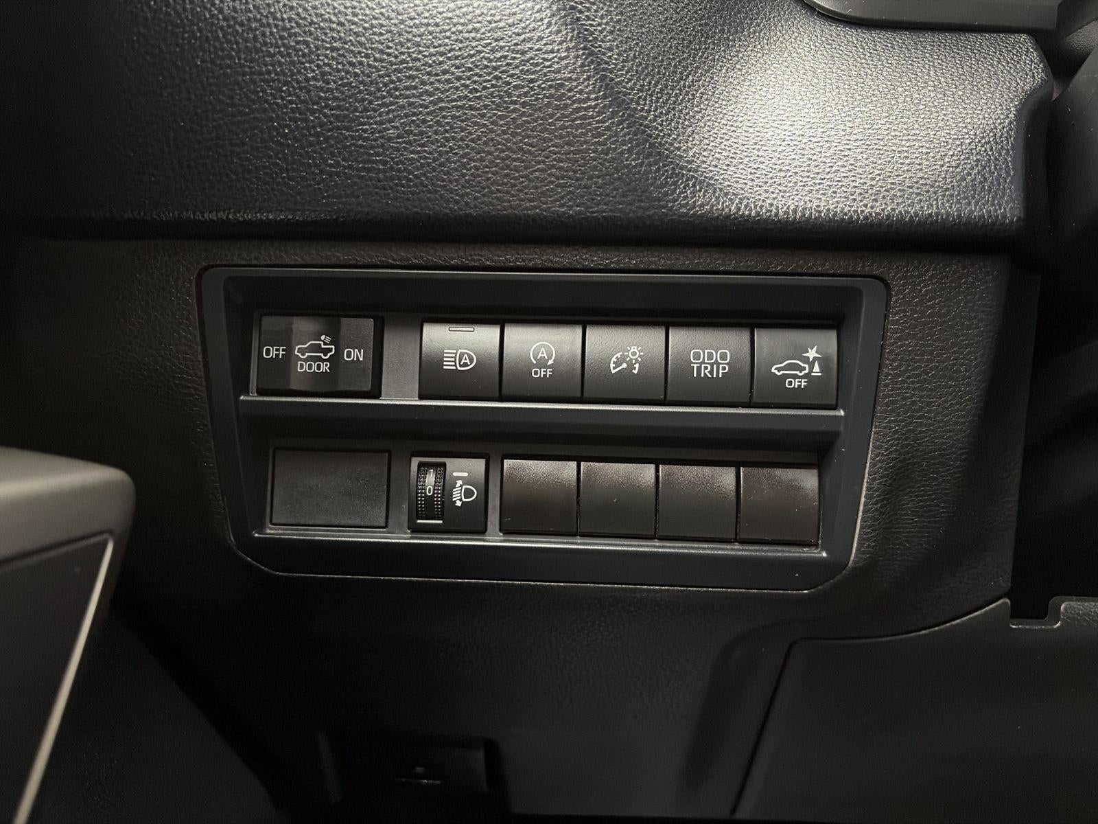 2025 Toyota Tundra 4WD SR5 CrewMax 5.5' Bed