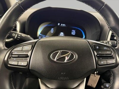 2025 Toyota Corolla Cross XLE 4WD