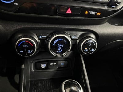 2025 Toyota Corolla Cross XLE 4WD