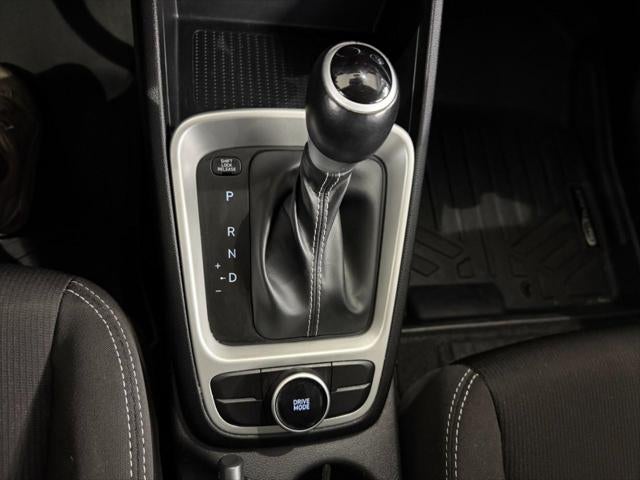 2025 Toyota Corolla Cross XLE 4WD