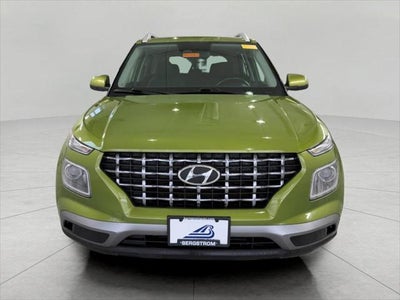 2025 Toyota Corolla Cross XLE 4WD