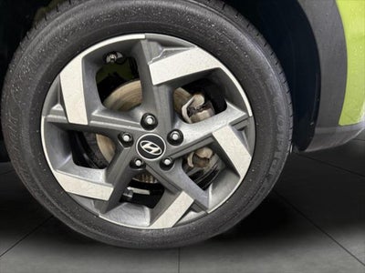 2025 Toyota Corolla Cross XLE 4WD