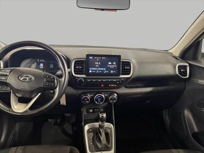 2025 Toyota Corolla Cross XLE 4WD