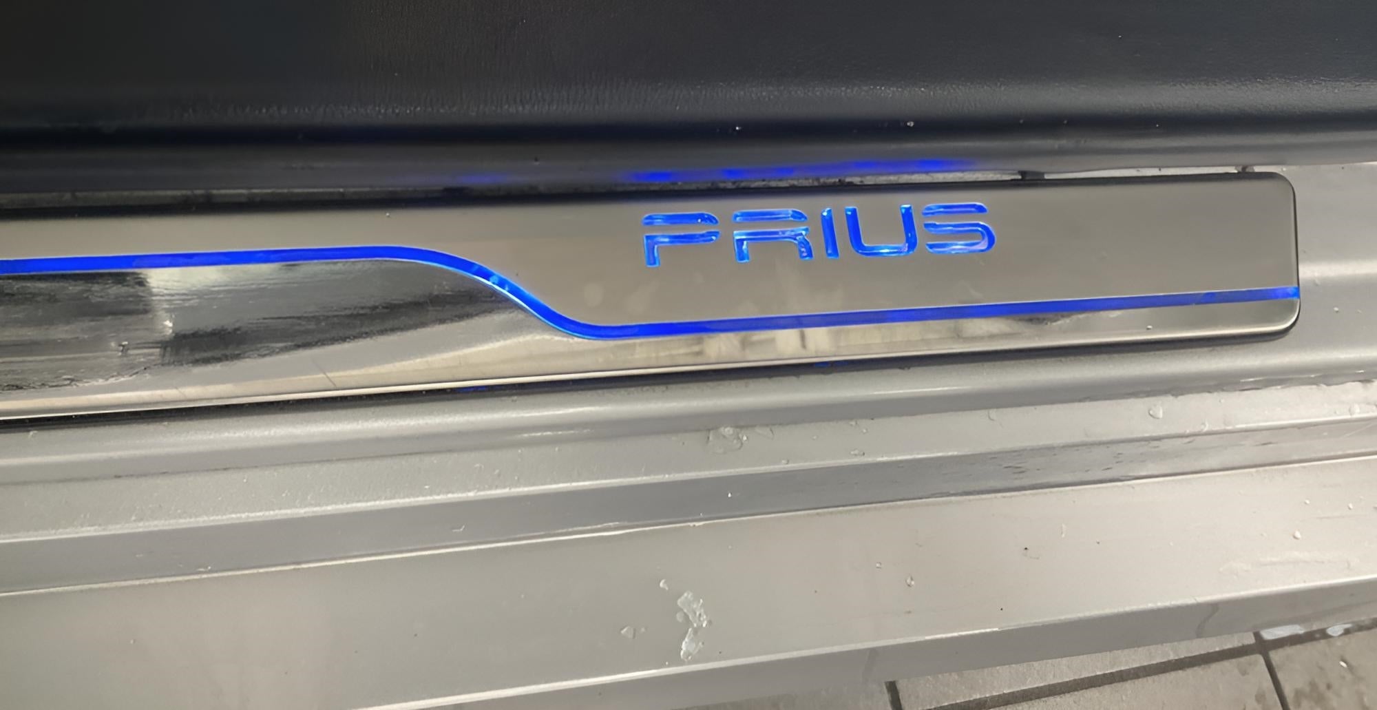 2022 Toyota PRIUS 4DR CAR