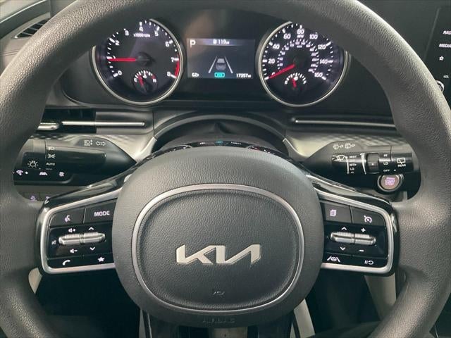 2024 Kia Carnival LX FWD