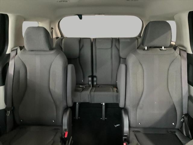 2024 Kia Carnival LX FWD