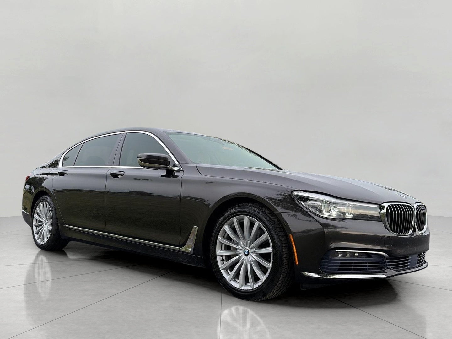 2017 BMW 7 Series 740i xDrive Sedan