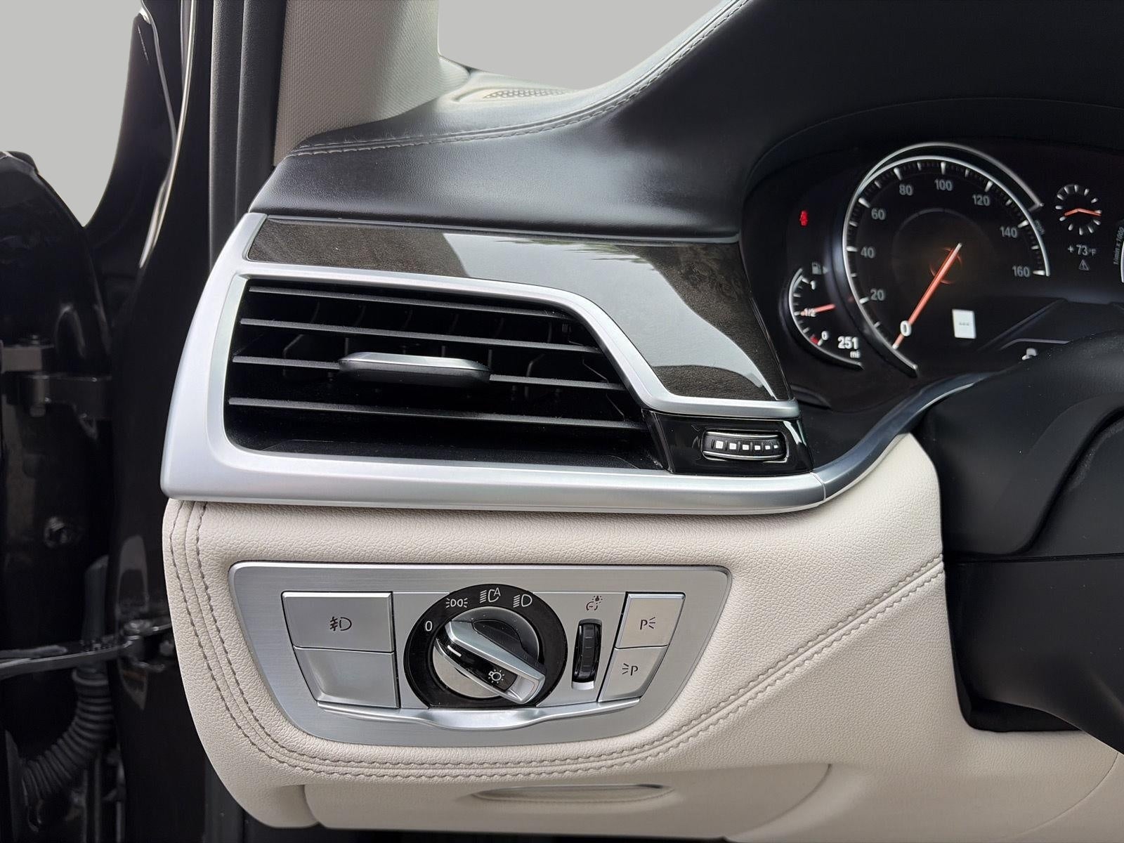 2017 BMW 7 Series 740i xDrive Sedan