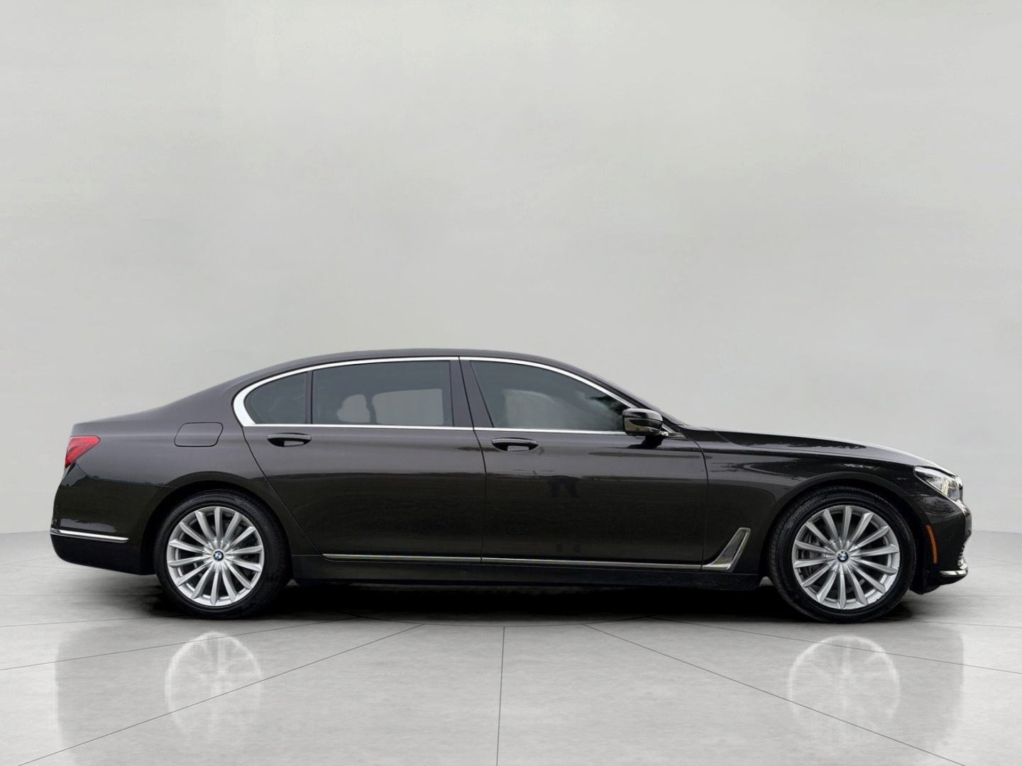 2017 BMW 7 Series 740i xDrive Sedan