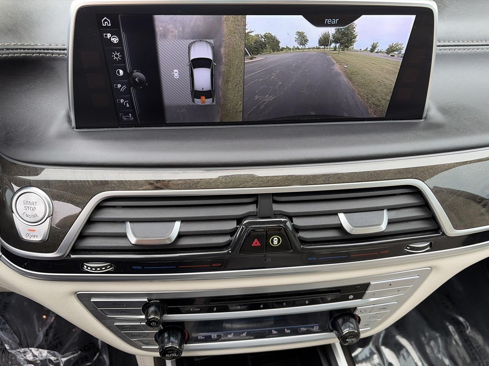 2017 BMW 7 Series 740i xDrive Sedan