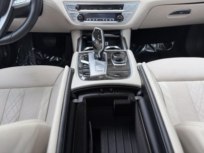 2017 BMW 7 Series 740i xDrive Sedan