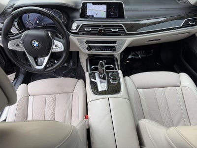 2017 BMW 7 Series 740i xDrive Sedan